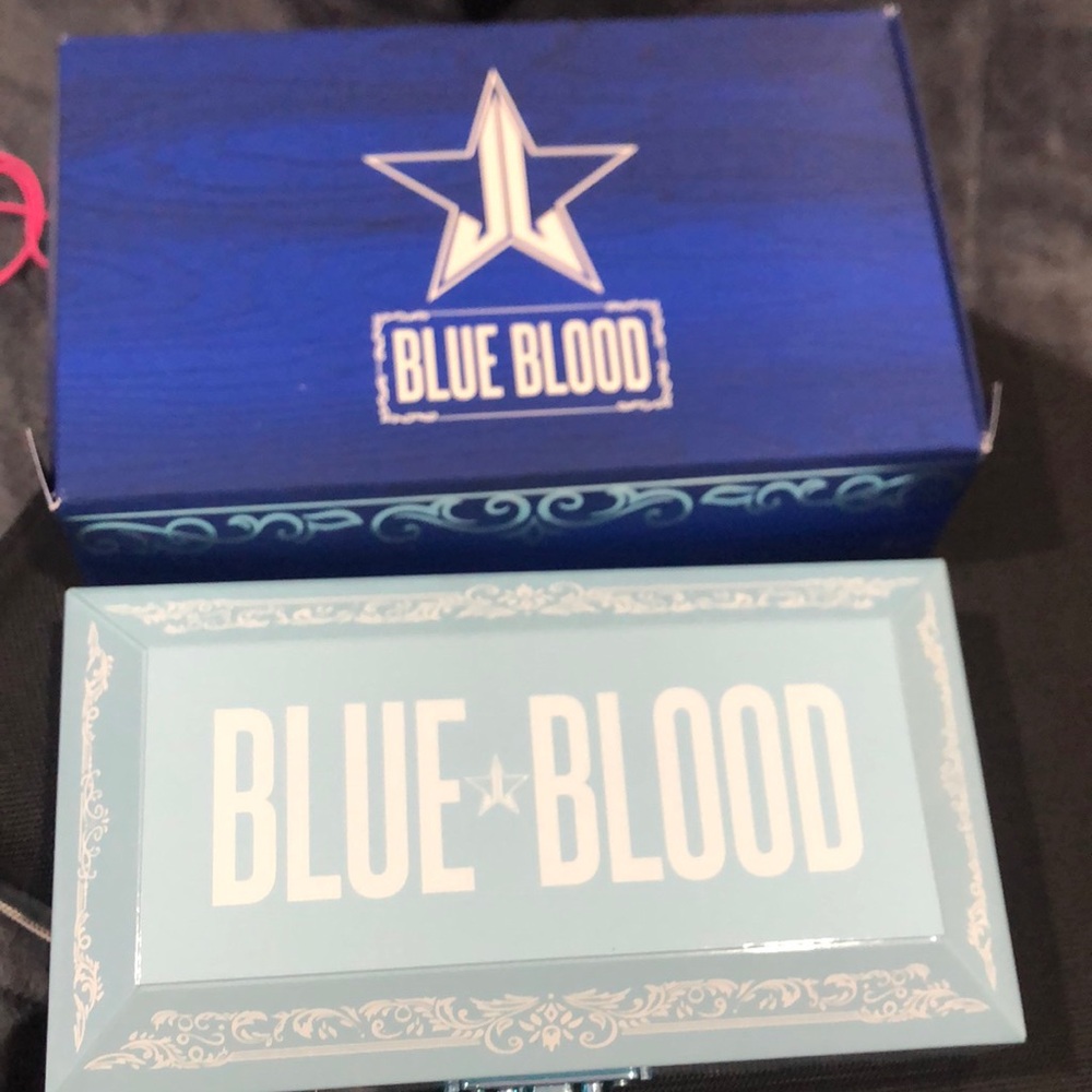 💕NEW JEFFREE STAR BLUE BLOOD EYESHADOW PALETTE💕
